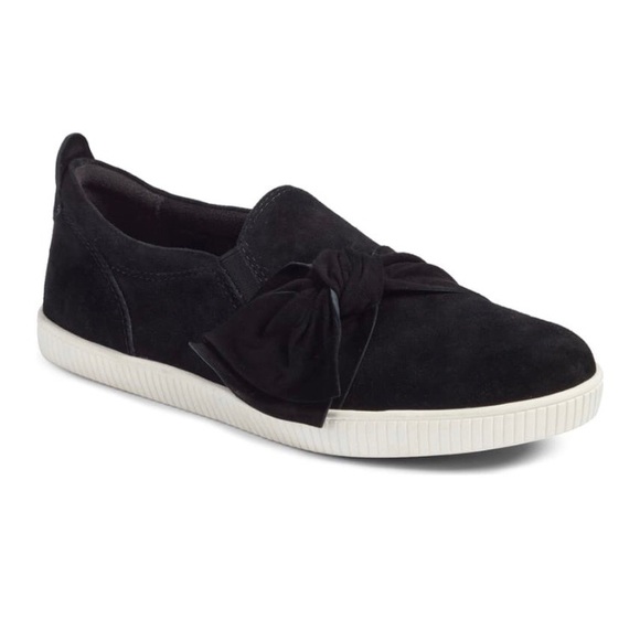 earth slip on sneakers
